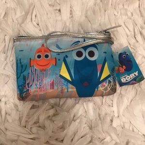 Disney x SOHO Beauty Finding Nemo Makeup Clutch💙